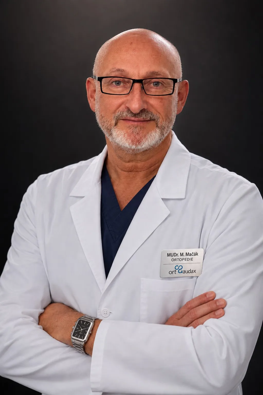 MUDr. Michal Mačák, emeritní primář ortopedie a operatér ambulance ORT-Audax
